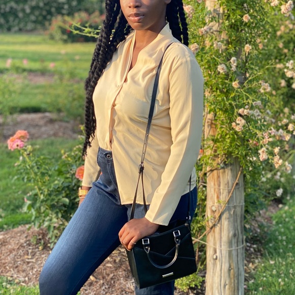 LONG SLEEVE CREAM BLOUSE!!! - Picture 8 of 8